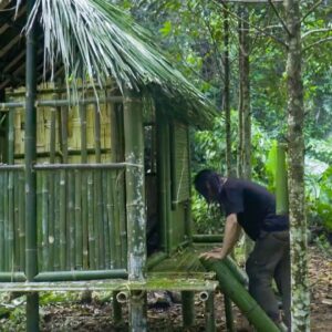 JUNGLE MAN SOLO BUSHCRAFT - build a bamboo stilt house with primitive skills