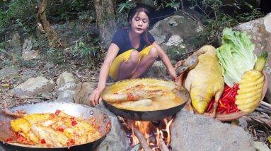 Duck braised spicy delicious for dinner -  Pineapple for snack - Solo cooking in forest