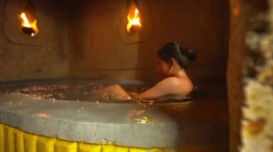 Girl Build Underground Bathtub Mini Pool for Underground Shelter