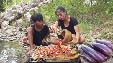 Survival skills: Yummy Mushroom delicious cooking with eggplants, Survival in forest
