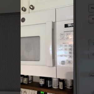Microwave ovens are NOT an effective Faraday container