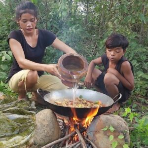 Cooking Cow stomach Spicy Recipe and Eating Delicious for jungle yummy Food@survivalskillsanywhere