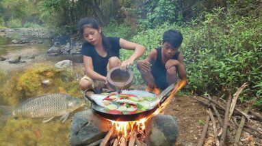 Survival skills: Catch and cook Big fish - Fish soup lemon with spicy chili so delicious food