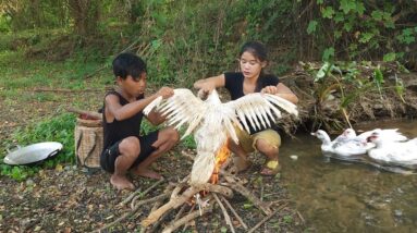 Catch and cook duck for jungle food, Duck spicy roasted so delicious food for dinner