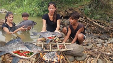 Fish spicy chili grilled So delicious food for dinner, Survival cooking in forest