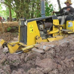 Rescued Bulldozer D20P In Mud Using Komatsu PC 130 Excavator