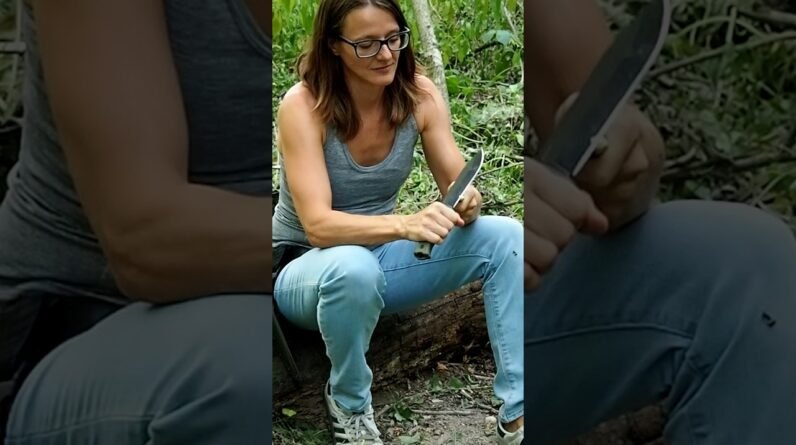 Survival Lilly has a Great Knife 2